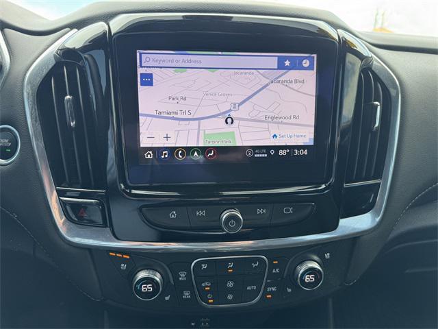 Photo of 2023 Mosaic Black Metallic Chevrolet Traverse