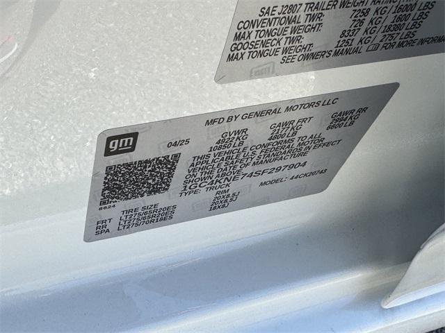 Photo of 2025 Summit White Chevrolet Silverado 2500