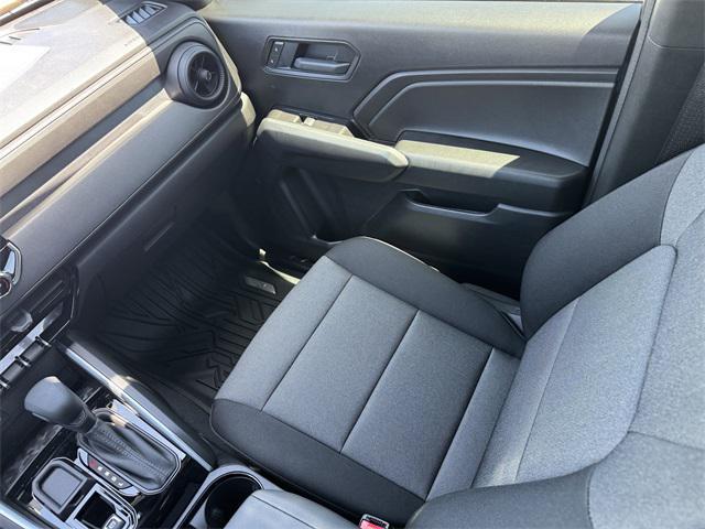 Photo of 2025 Sunrise Orange Chevrolet Colorado