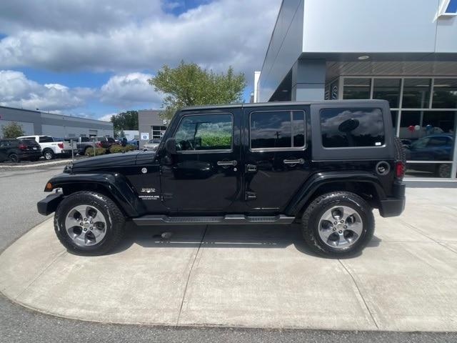 Photo of 2016 Black Clearcoat Jeep Wrangler Unlimited