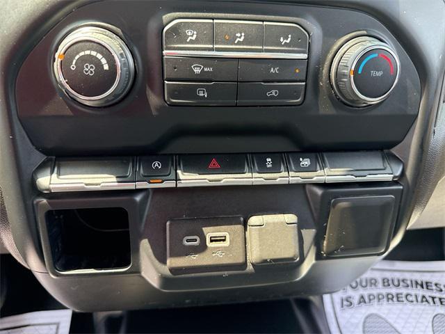Photo of 2020 Silver Ice Metallic Chevrolet Silverado 1500