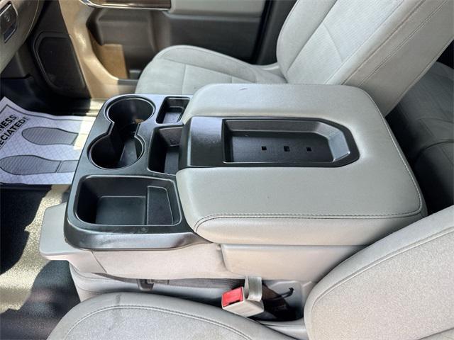 Photo of 2020 Silver Ice Metallic Chevrolet Silverado 1500
