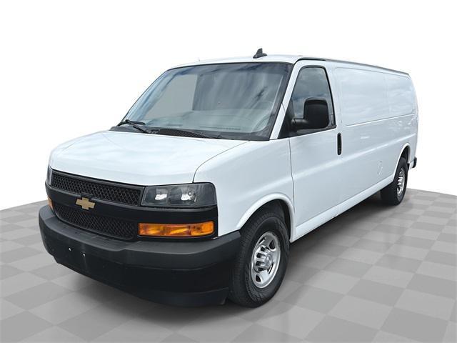 Photo of 2019 Summit White Chevrolet Express 3500