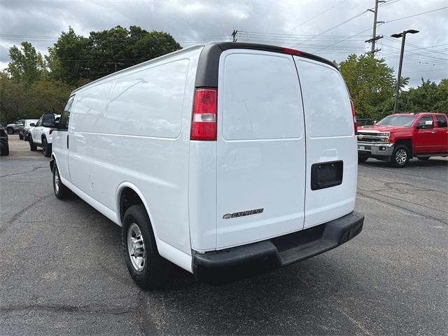 Photo of 2019 Summit White Chevrolet Express 3500