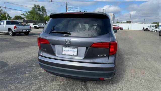 Photo of 2017 Modern Steel Metallic Honda Pilot