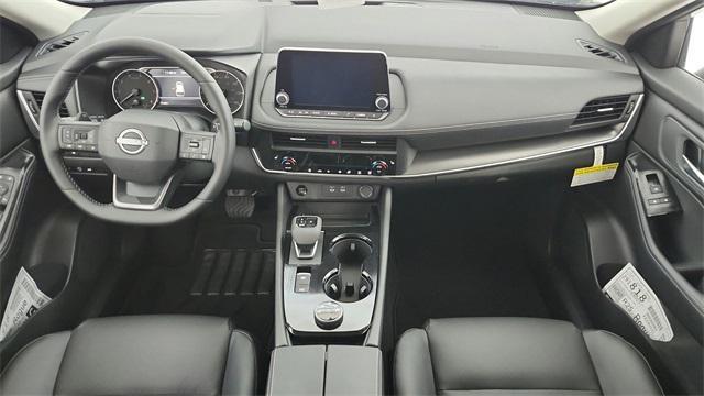 Photo of 2025 Super Black Nissan Rogue