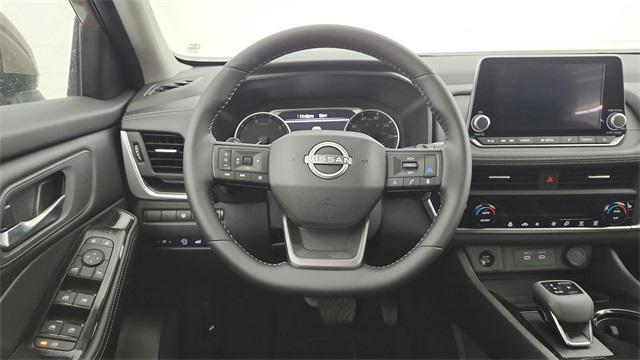 Photo of 2025 Super Black Nissan Rogue