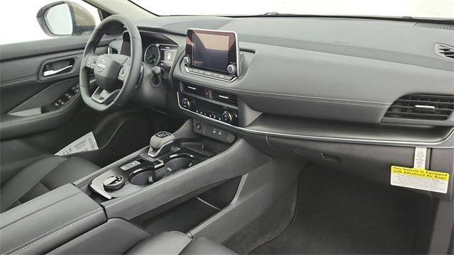 Photo of 2025 Super Black Nissan Rogue