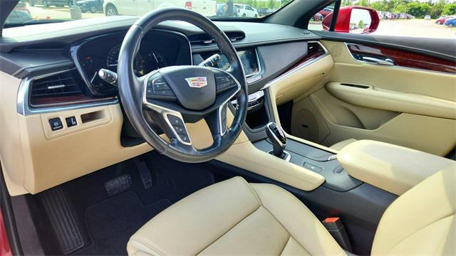 Photo of 2019 Red Horizon Tintcoat Cadillac XT5