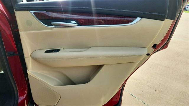 Photo of 2019 Red Horizon Tintcoat Cadillac XT5