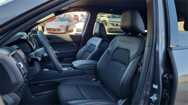 Photo of 2024 Solid Gray/Super Black Nissan Pathfinder