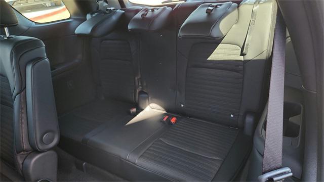 Photo of 2024 Solid Gray/Super Black Nissan Pathfinder