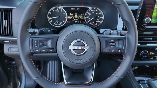 Photo of 2024 Solid Gray/Super Black Nissan Pathfinder