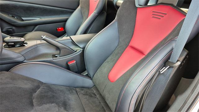 Photo of 2025 Brilliant Silver/Super Black Nissan Z
