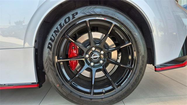 Photo of 2025 Brilliant Silver/Super Black Nissan Z