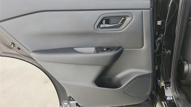 Photo of 2026 Super Black Nissan Rogue