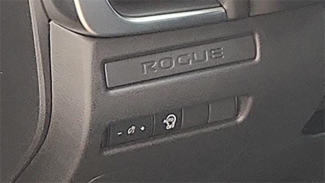 Photo of 2026 Super Black Nissan Rogue