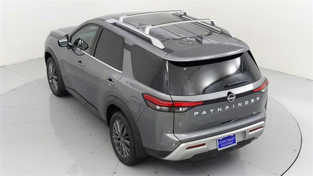 Photo of 2024 Gun Metallic Nissan Pathfinder