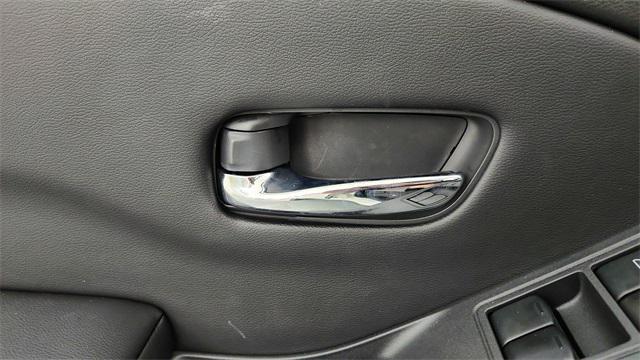 Photo of 2025 Glacier White Nissan Frontier