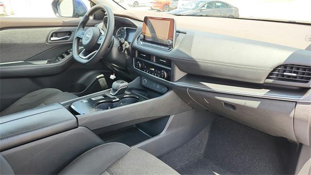 Photo of 2022 Caspian Blue Metallic Nissan Rogue