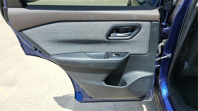 Photo of 2022 Caspian Blue Metallic Nissan Rogue