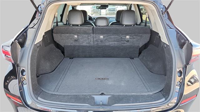 Photo of 2024 Super Black Nissan Murano