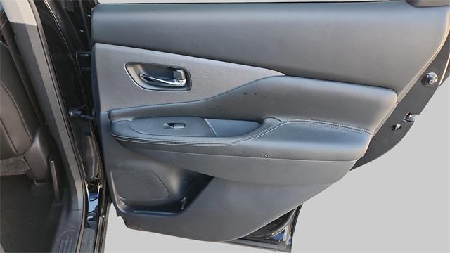 Photo of 2024 Super Black Nissan Murano