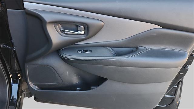 Photo of 2024 Super Black Nissan Murano