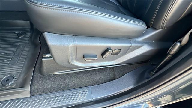 Photo of 2024 Stone Blue Metallic Ford Expedition