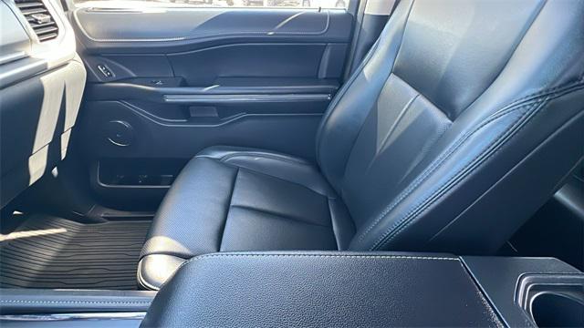 Photo of 2024 Stone Blue Metallic Ford Expedition