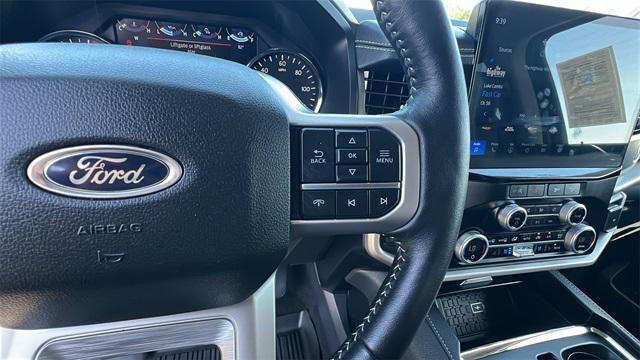Photo of 2024 Stone Blue Metallic Ford Expedition