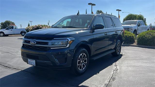 Photo of 2024 Stone Blue Metallic Ford Expedition