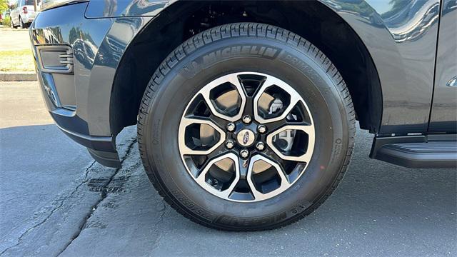 Photo of 2024 Stone Blue Metallic Ford Expedition