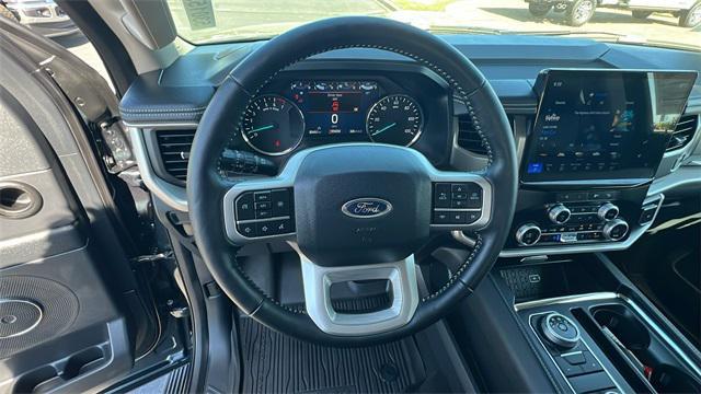 Photo of 2024 Stone Blue Metallic Ford Expedition
