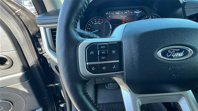 Photo of 2024 Stone Blue Metallic Ford Expedition