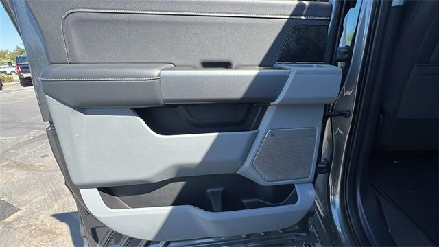Photo of 2025 Carbonized Gray Metallic Ford F-250