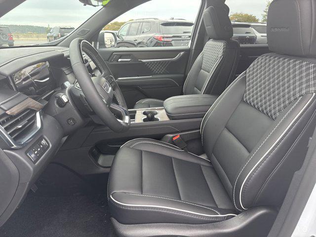Photo of 2026 Glacier White Tricoat GMC Acadia
