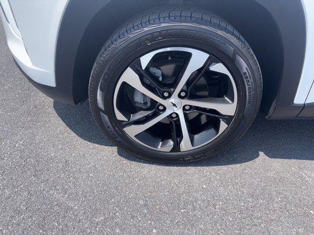 Photo of 2024 Summit White Chevrolet Trax