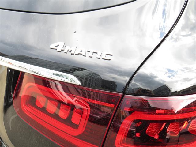 Photo of 2022 Black Mercedes-Benz GLC 300