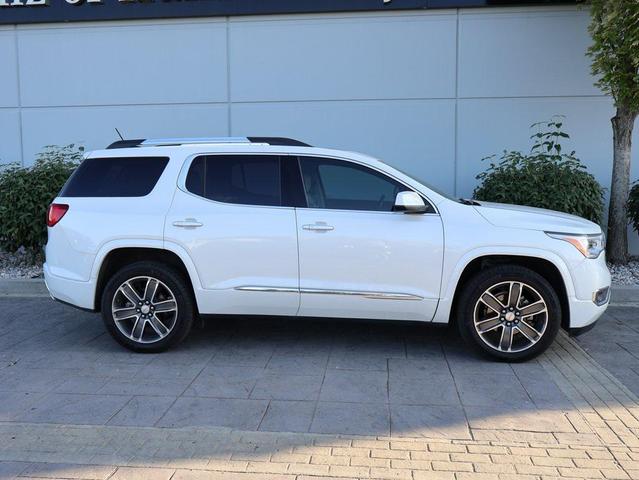 Photo of 2019 White Frost Tricoat GMC Acadia