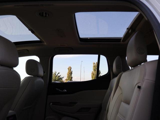 Photo of 2019 White Frost Tricoat GMC Acadia