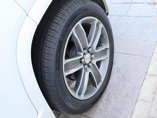Photo of 2019 White Frost Tricoat GMC Acadia