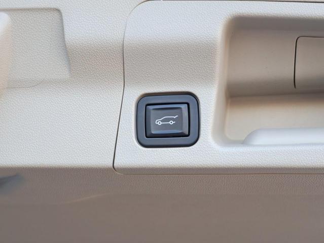 Photo of 2019 White Frost Tricoat GMC Acadia
