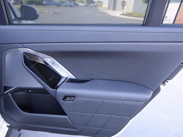 Photo of 2024 Mineral White Metallic BMW 760