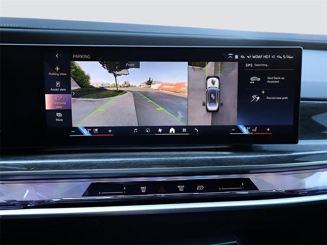 Photo of 2024 Mineral White Metallic BMW 760