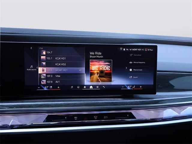 Photo of 2024 Mineral White Metallic BMW 760