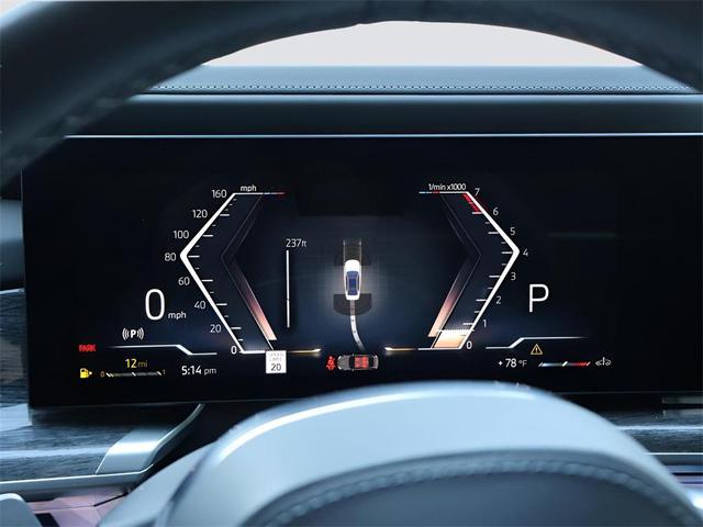 Photo of 2024 Mineral White Metallic BMW 760