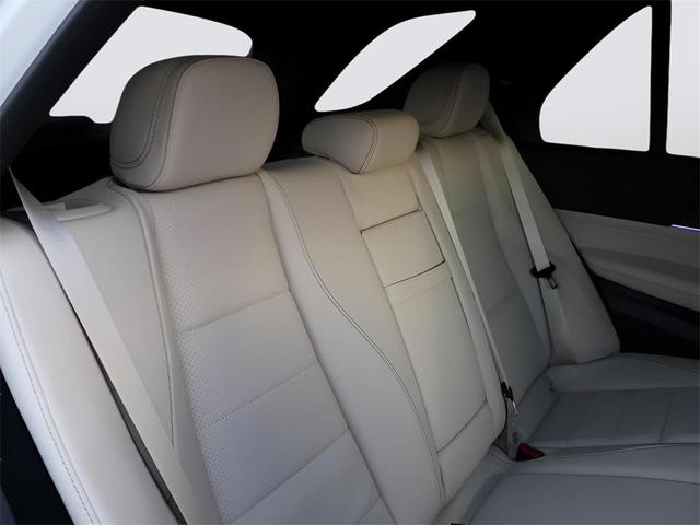 Photo of 2025 Polar White Mercedes-Benz GLE 450