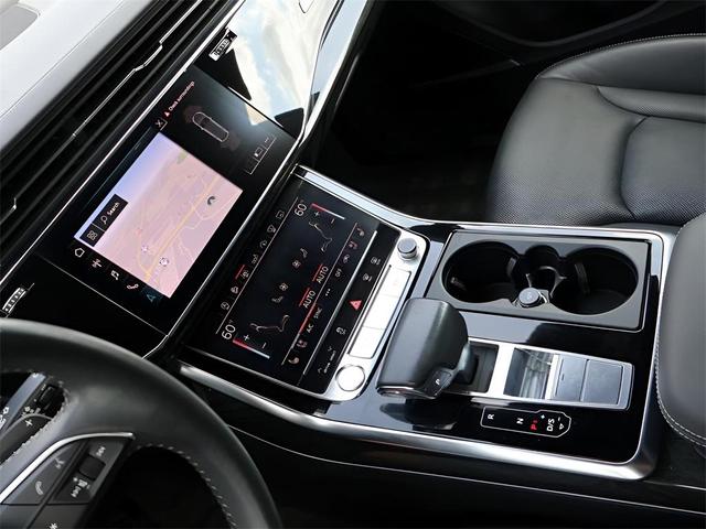 Photo of 2019 Samurai Gray Metallic Audi Q8