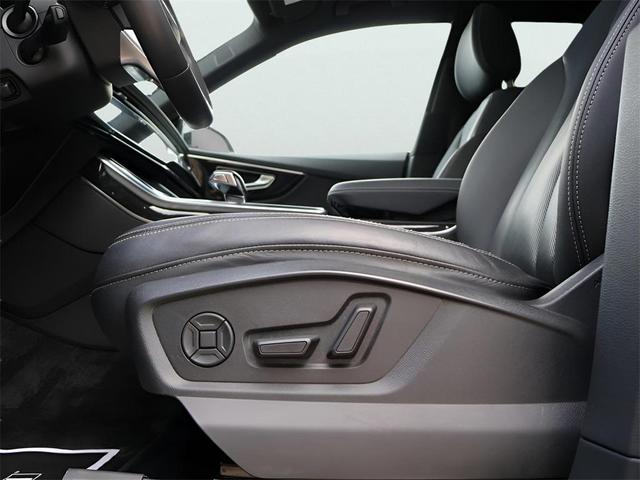 Photo of 2019 Samurai Gray Metallic Audi Q8